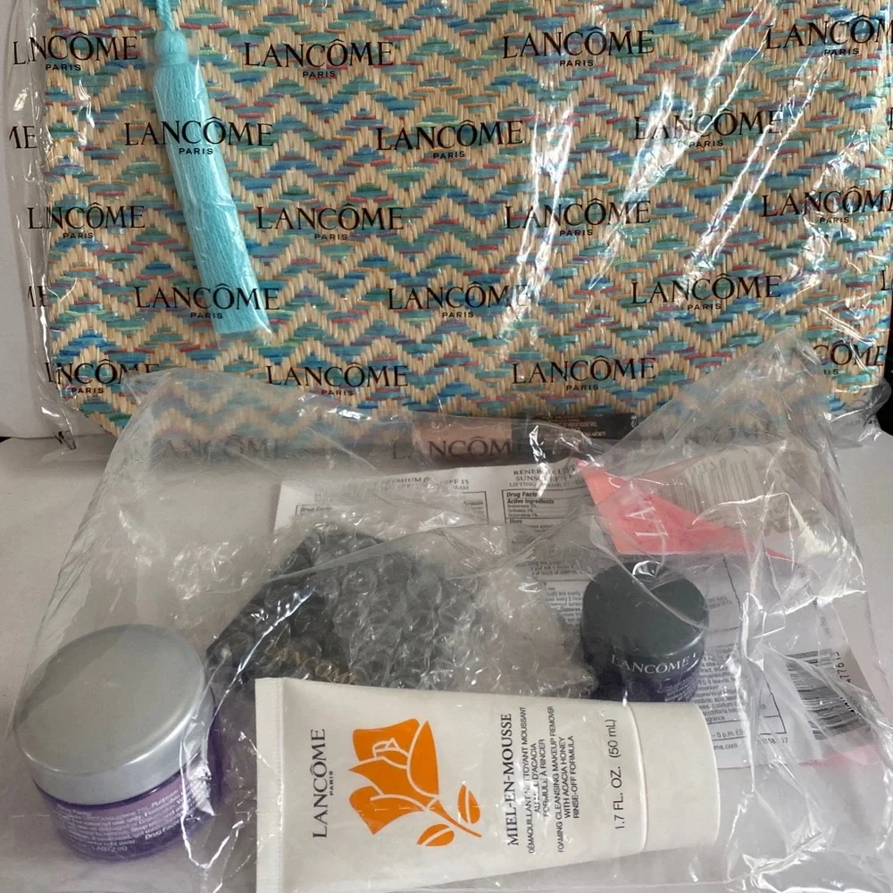 LANCOME 6p Makeup Skincare Eyeshadow Mascara Renergie Lift $140 NIP